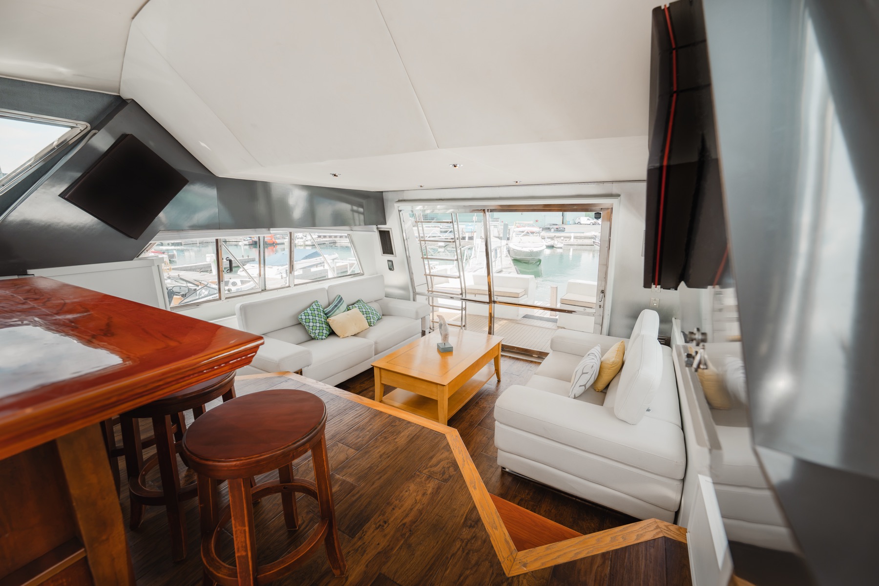 Valhalla Yacht Charters main level photo 10